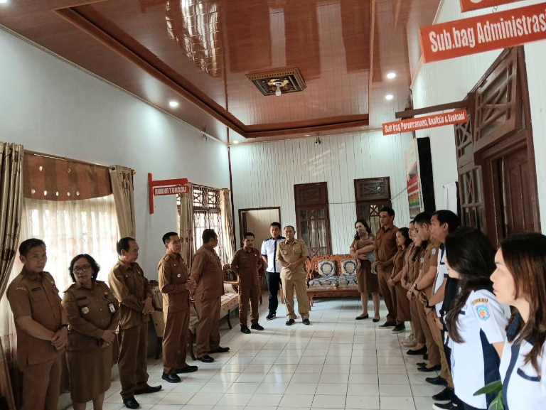 Sidak Jam Kedua, Pj.Bupati Mura didampingi Plt.Sekda ke Kantor&nbsp;Inspektorat