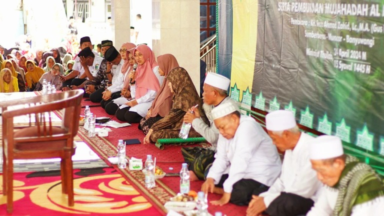 Hadiri Haul KH. Abdul Manan Muncar, Bupati Ipuk: Perkuat&nbsp;Pendidikan