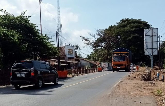Dishub LLAJ Banyuwangi Tegaskan Pelaksana Proyek Jembatan Pasang Tanda&nbsp;Proyek