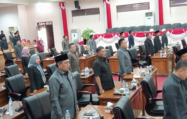 DPRD dan Pemkab Tanjabbar Tandatangani Nota Raperda RTRW dan RPJPD Tahun 2025-&nbsp;2045