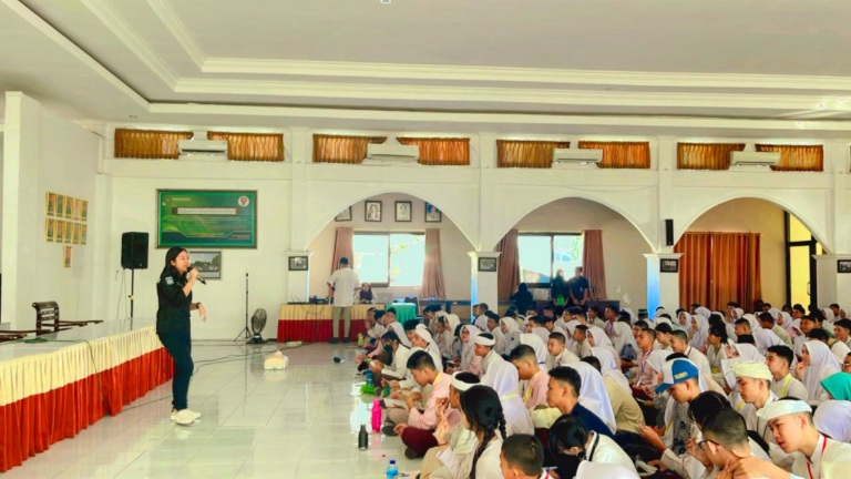 RSUD Kota Mataram Road to School Beri Materi Cara Hidup&nbsp;Sehat