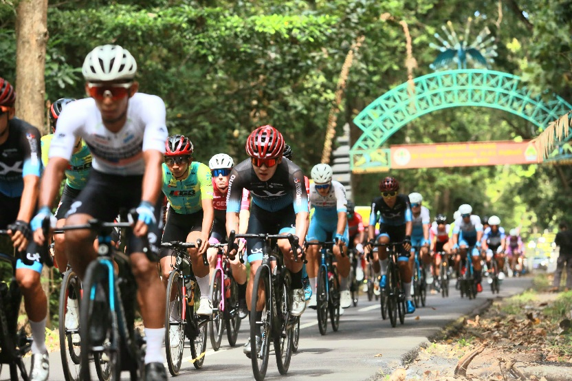 Etape Dua TdBI, Pembalap Telusuri Cagar Biosfer Dunia di Alas Purwo&nbsp;Banyuwangi