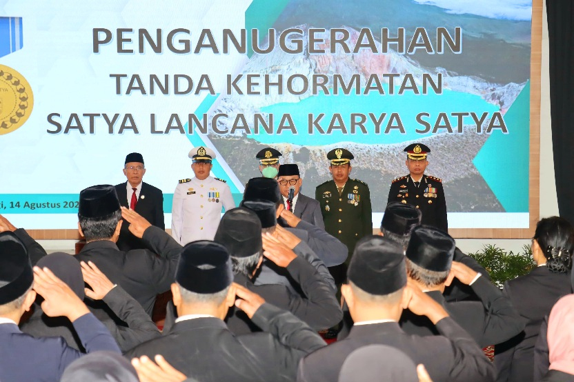 Wakapolresta Banyuwangi Hadiri Penganugerahan Tanda Kehormatan&nbsp;Satyalancana