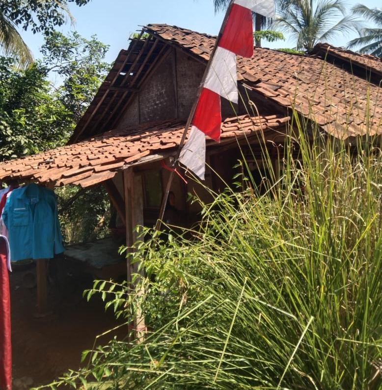 Miris!! Rumah Reyot Hampir Roboh Tukang Ojek di Purwakarta Luput Perhatian&nbsp;Pemerintah