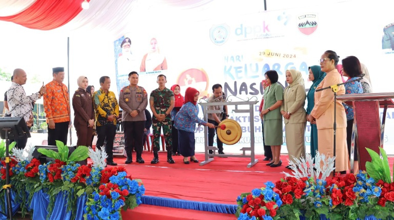Bersama TNI-POLRI, Pemkab Labuhanbatu Peringati Hari Keluarga Nasional&nbsp;ke-31