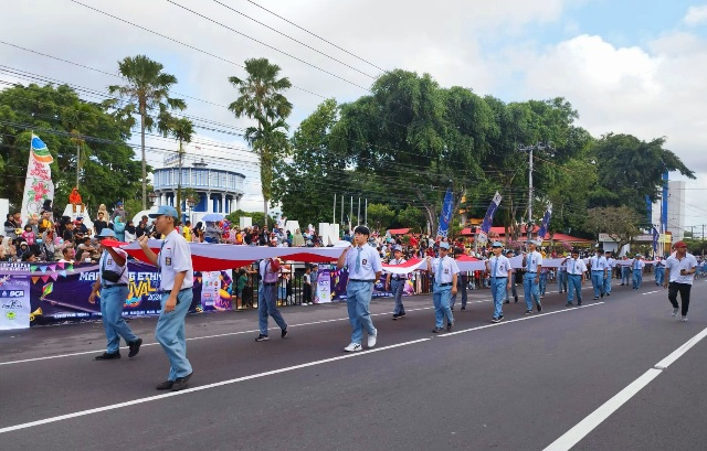 Pembentangan Bendera Merah Putih Sepanjang 655 Meter dan Festival Ethno Carnival Tahun 2024 di Kota&nbsp;Magelang